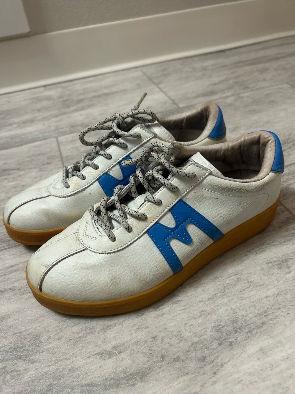 Karhu Mestari White Sneakers with Blue 'M' Accent and Gum Sole